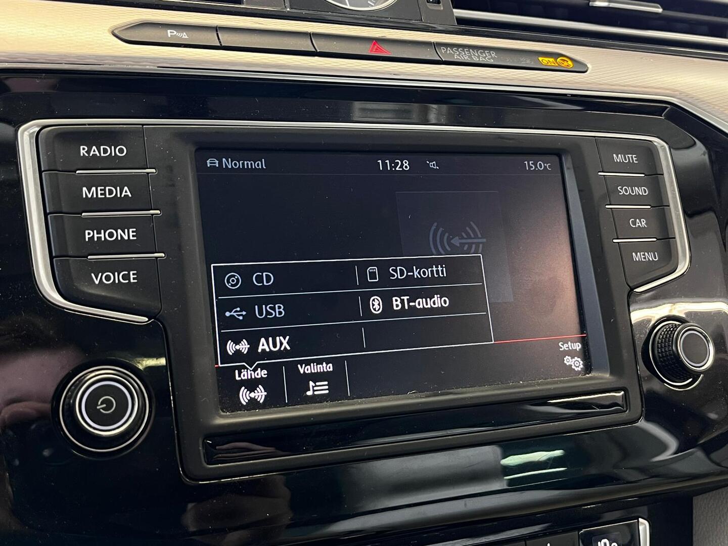 VOLKSWAGEN Passat 2016