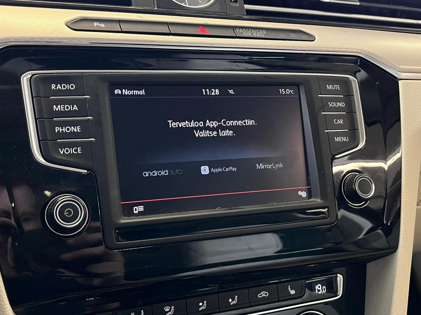 VOLKSWAGEN Passat 2016