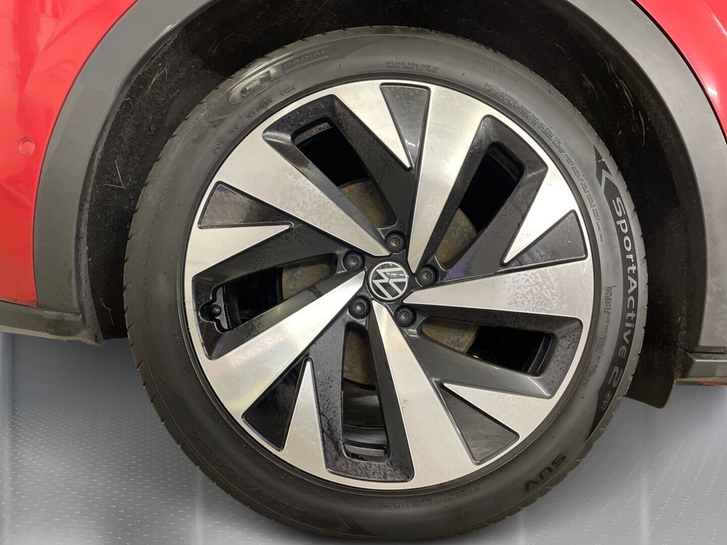 VOLKSWAGEN ID.5 13