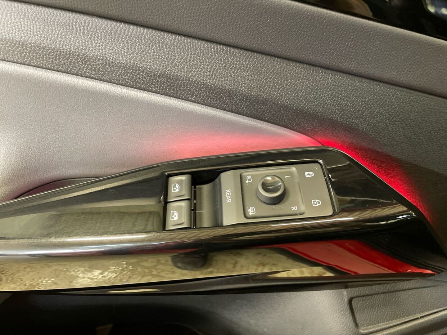 VOLKSWAGEN ID.5 18