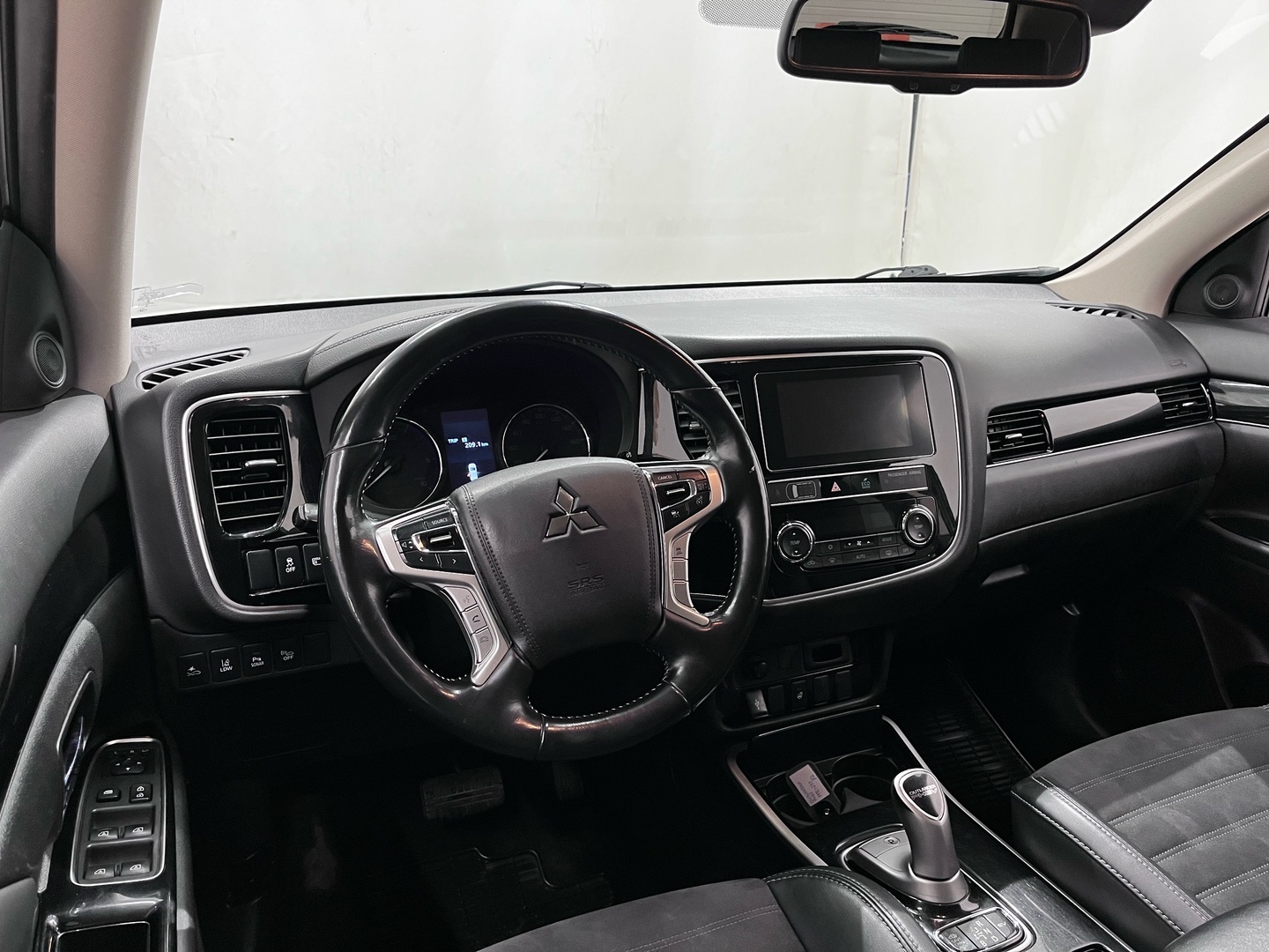 MITSUBISHI Outlander PHEV 2019