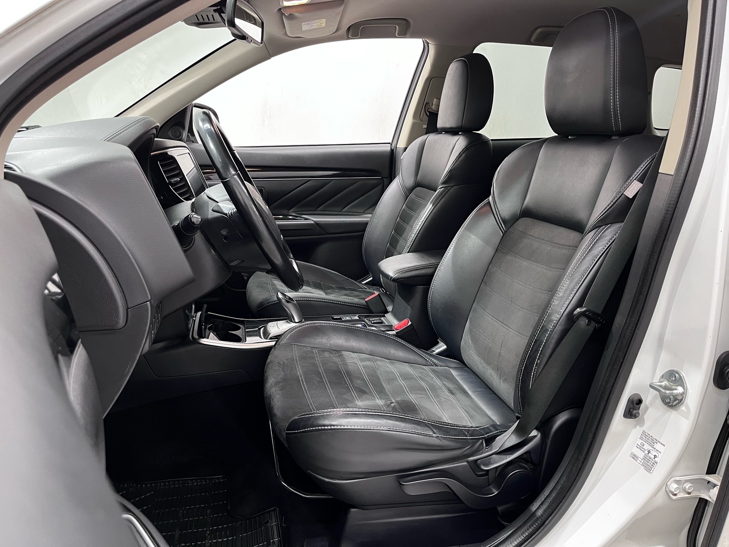 MITSUBISHI Outlander PHEV 2019