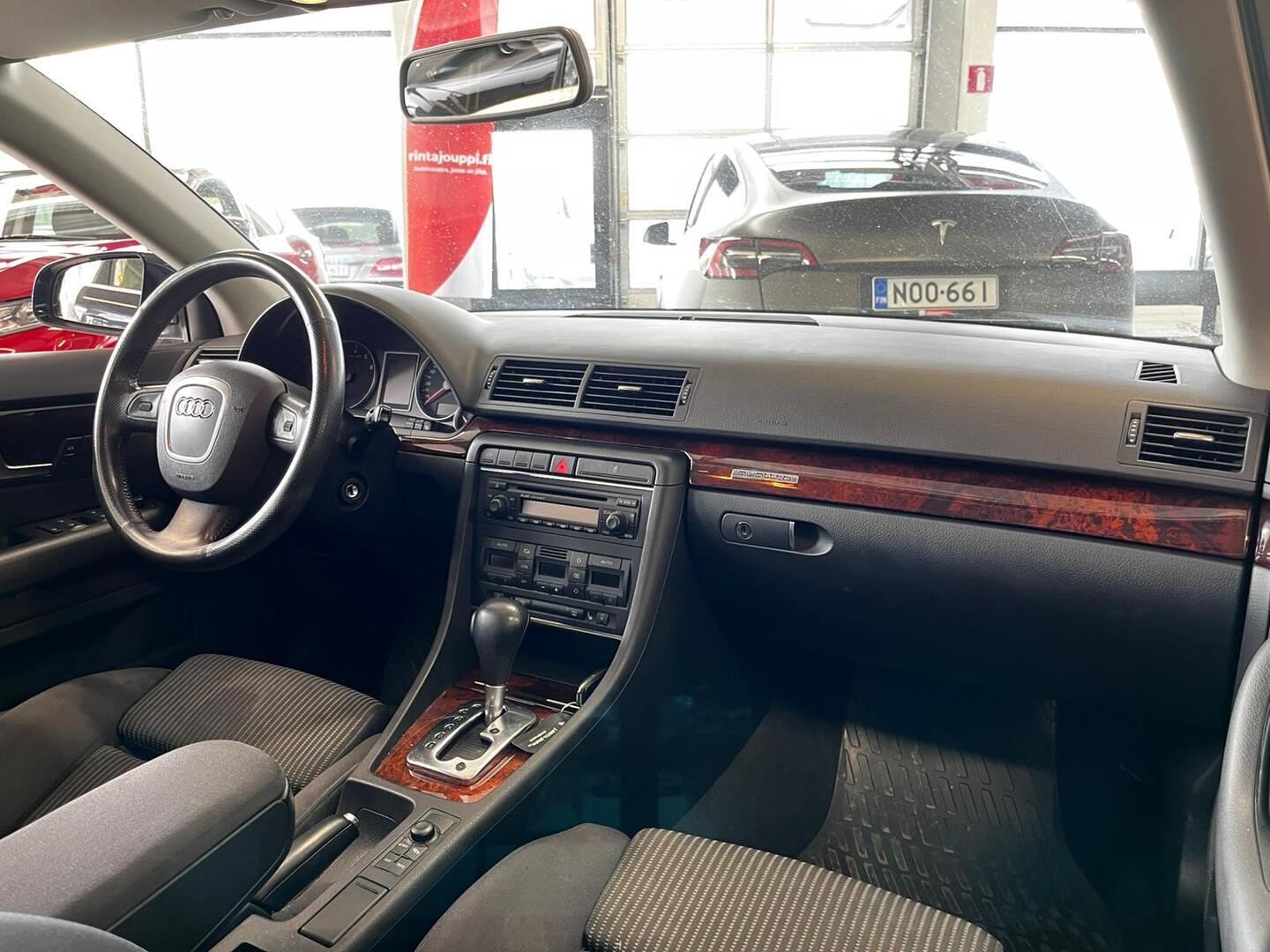AUDI A4 2005