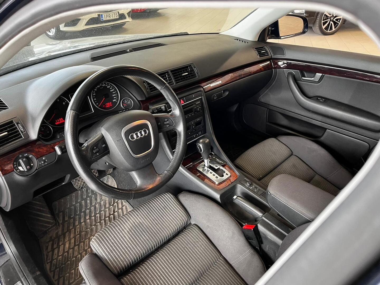AUDI A4 2005