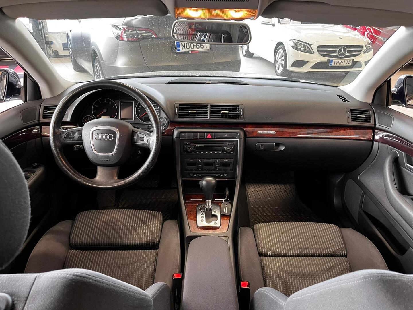 AUDI A4 2005