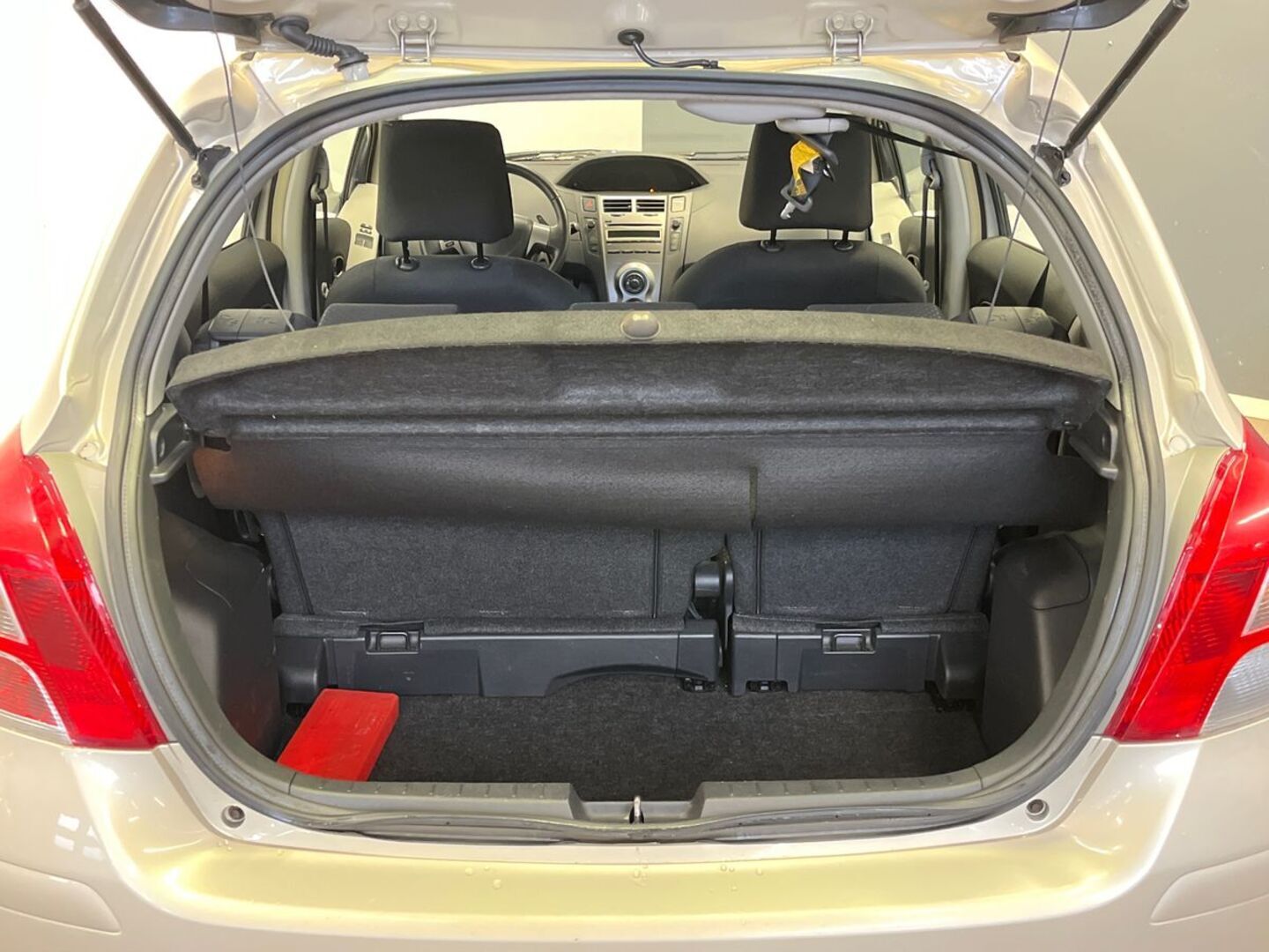 TOYOTA Yaris 11