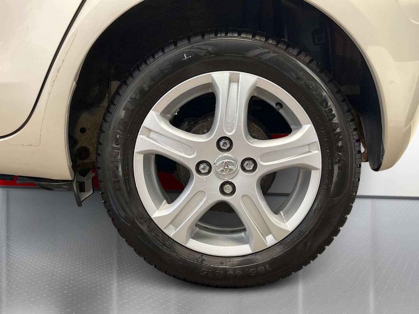 TOYOTA Yaris 13