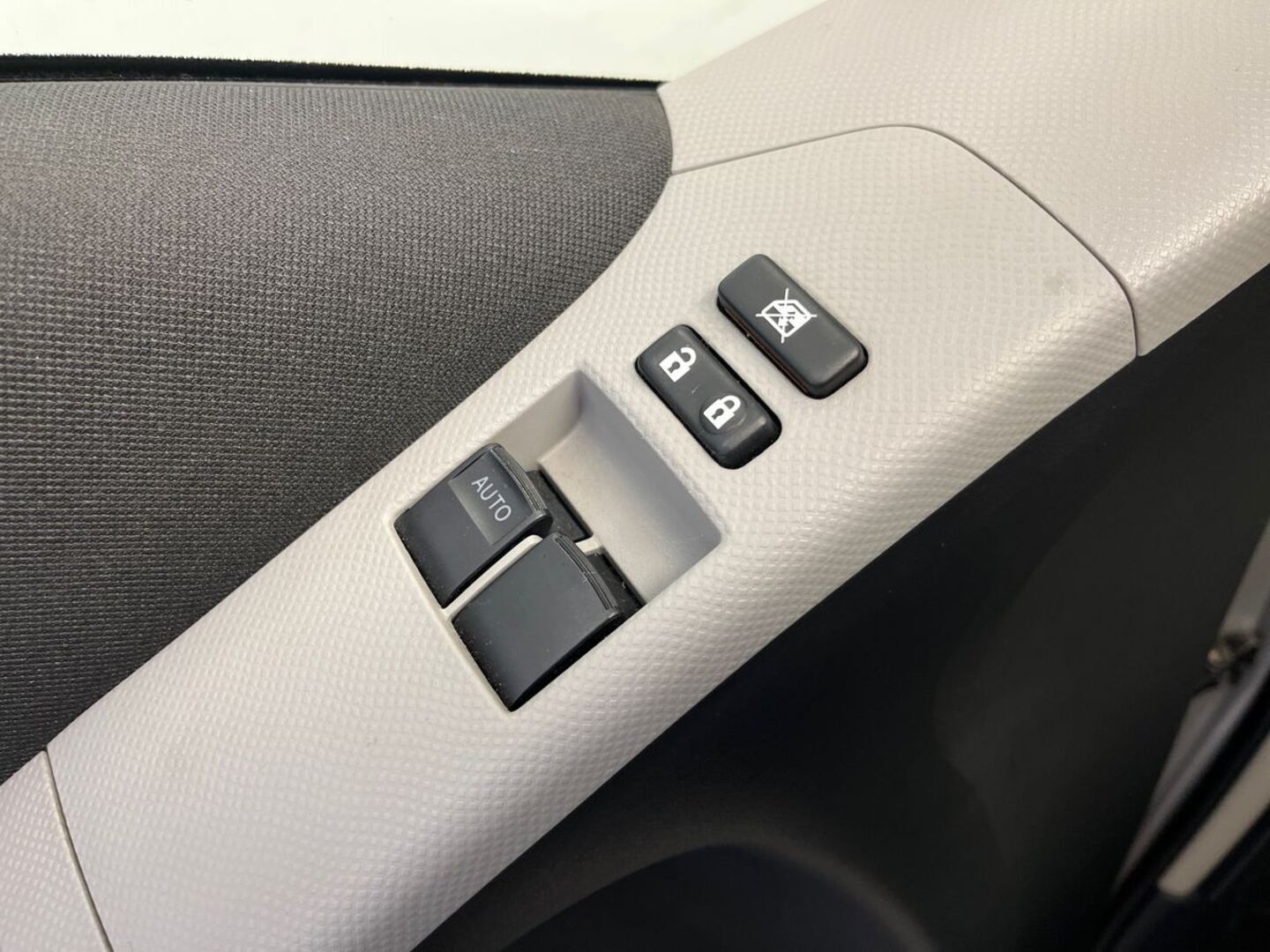 TOYOTA Yaris 15