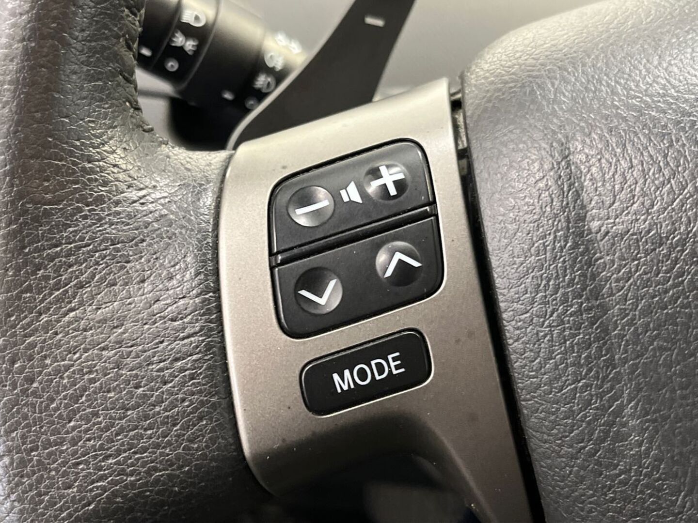 TOYOTA Yaris 18
