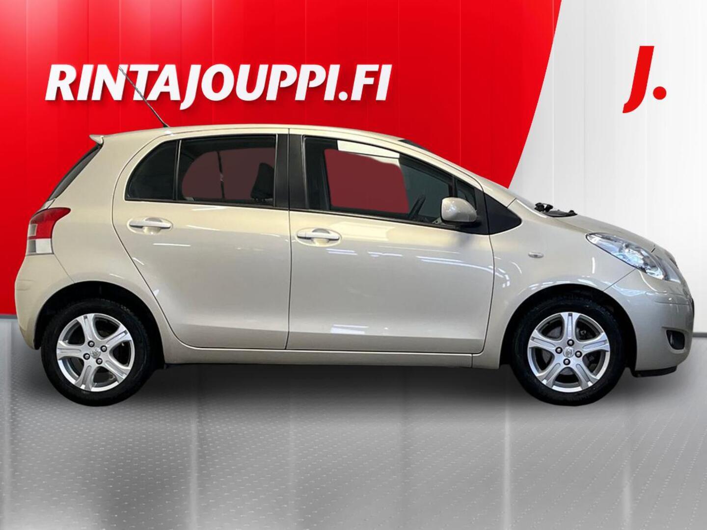 TOYOTA Yaris 6