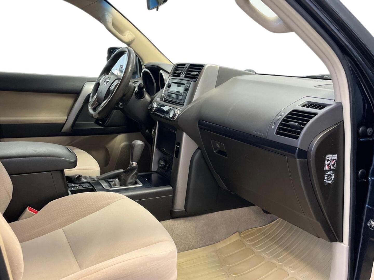 TOYOTA Land Cruiser 2013