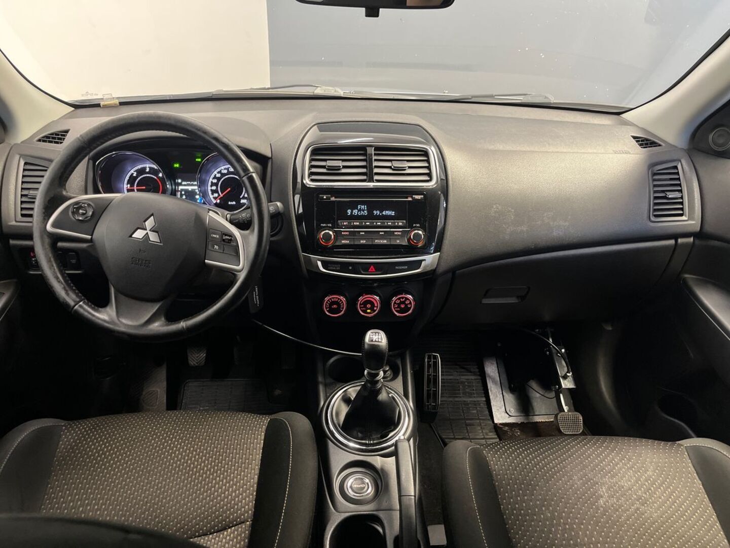 MITSUBISHI ASX 2015