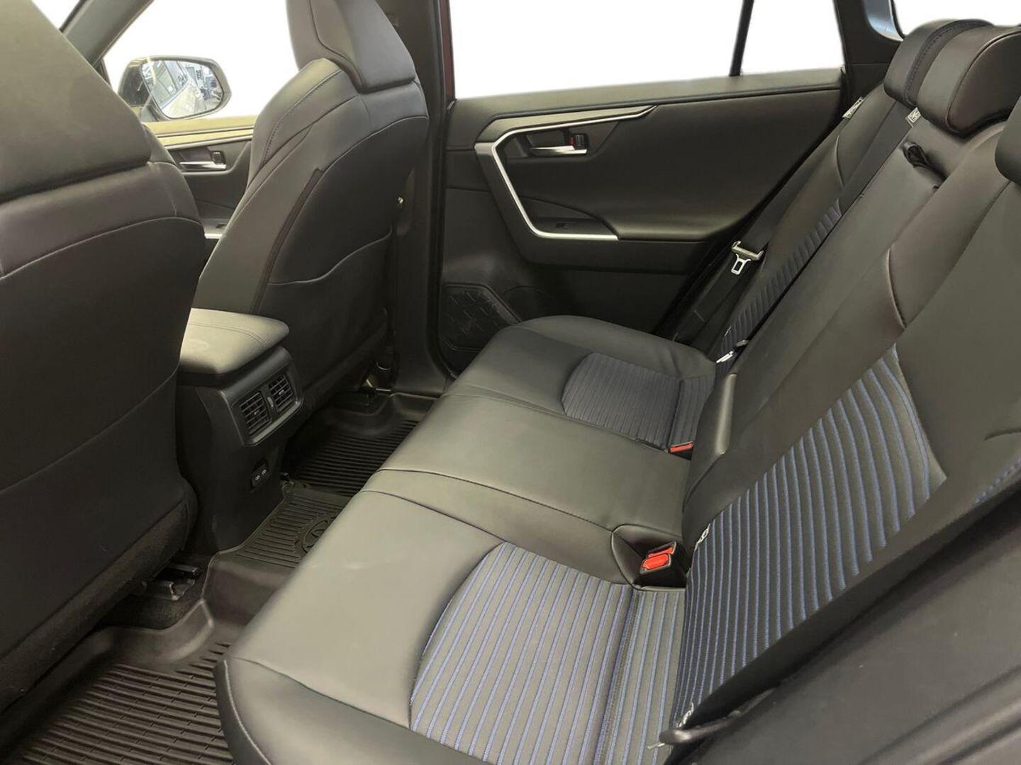 TOYOTA RAV4 10