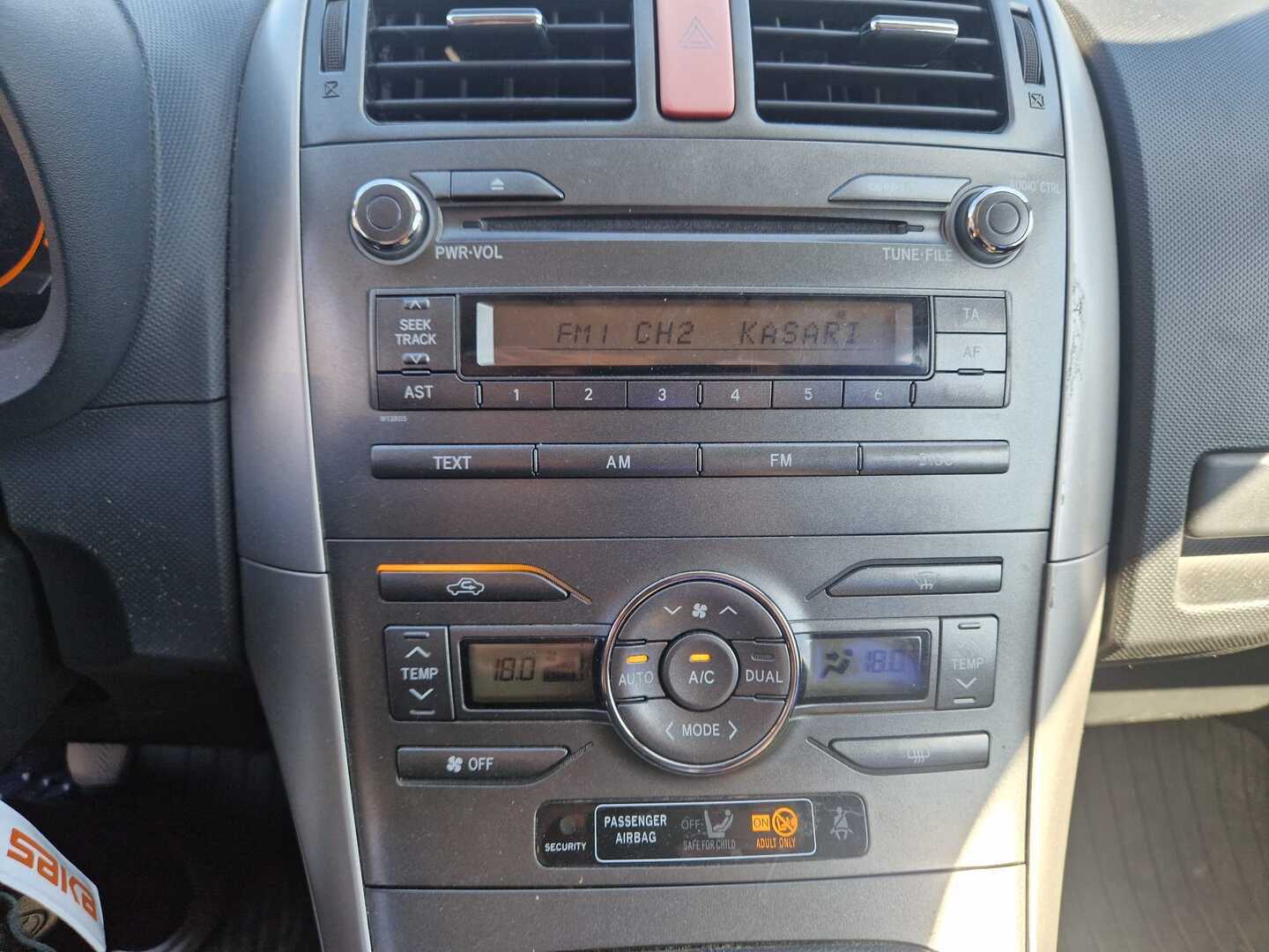 TOYOTA Auris 2008
