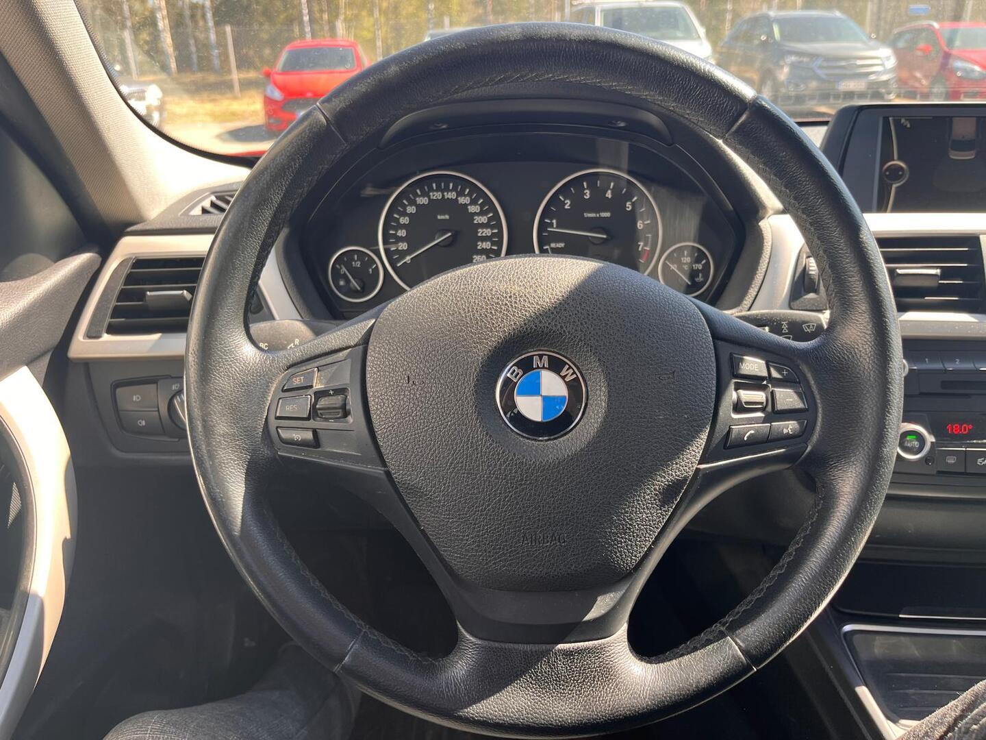 BMW 320 2013