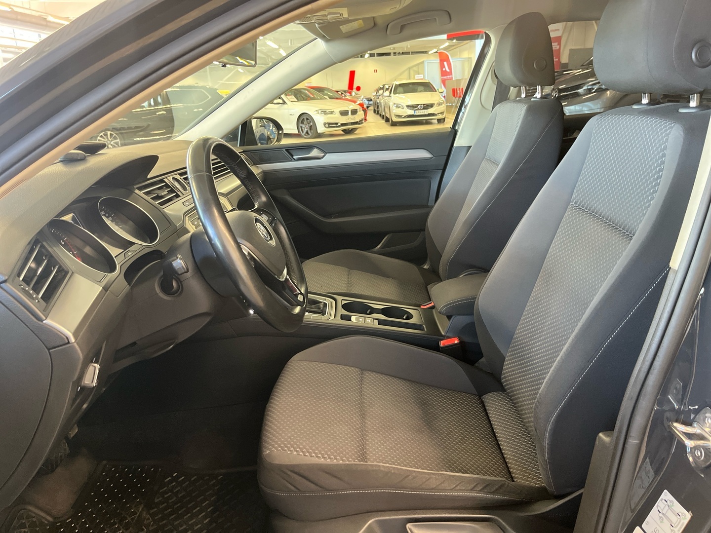 VOLKSWAGEN Passat 2017