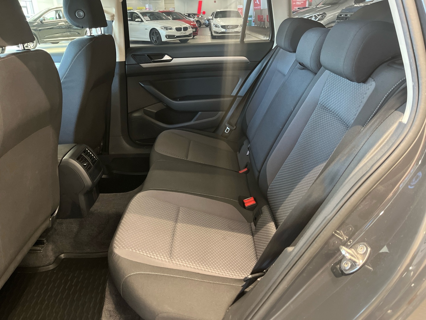 VOLKSWAGEN Passat 2017