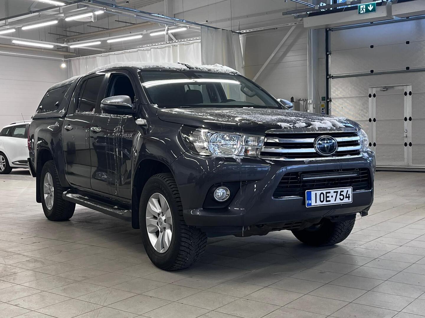 TOYOTA Hilux 2018