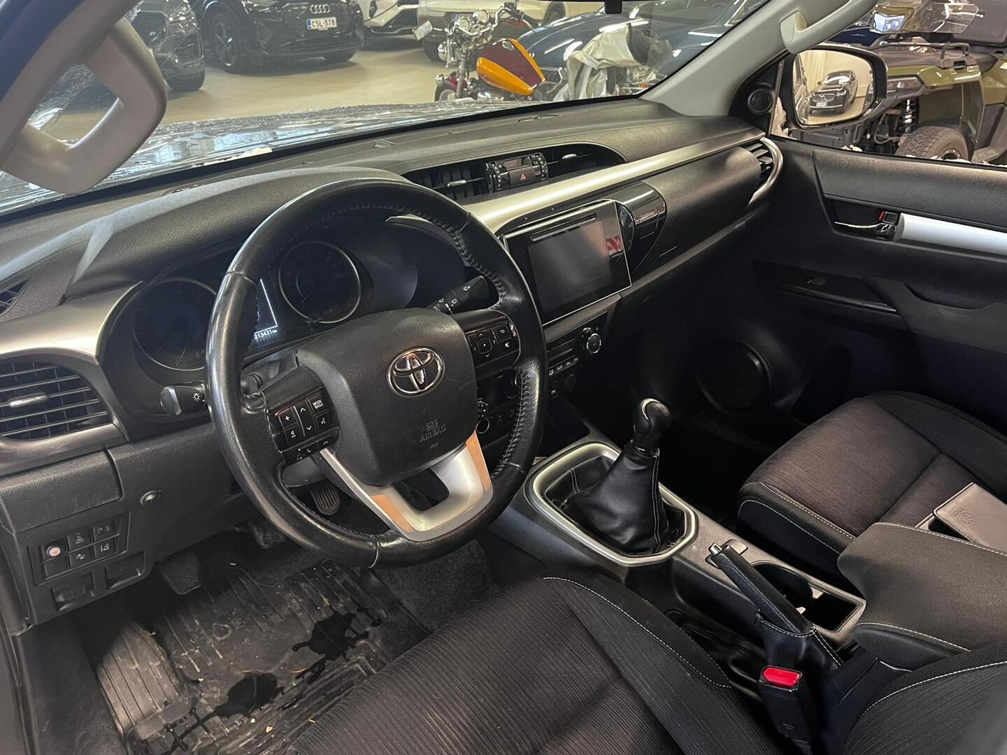 TOYOTA Hilux 2018