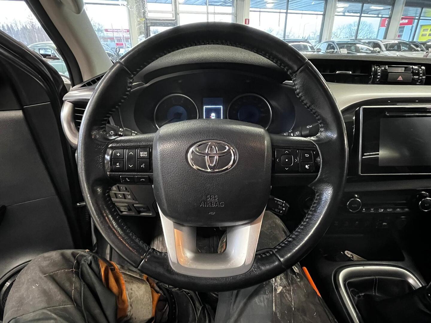 TOYOTA Hilux 2018