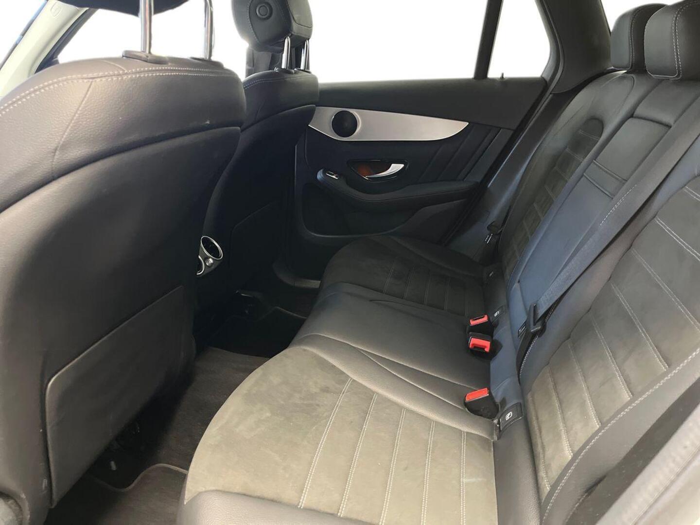 MERCEDES-BENZ GLC 10
