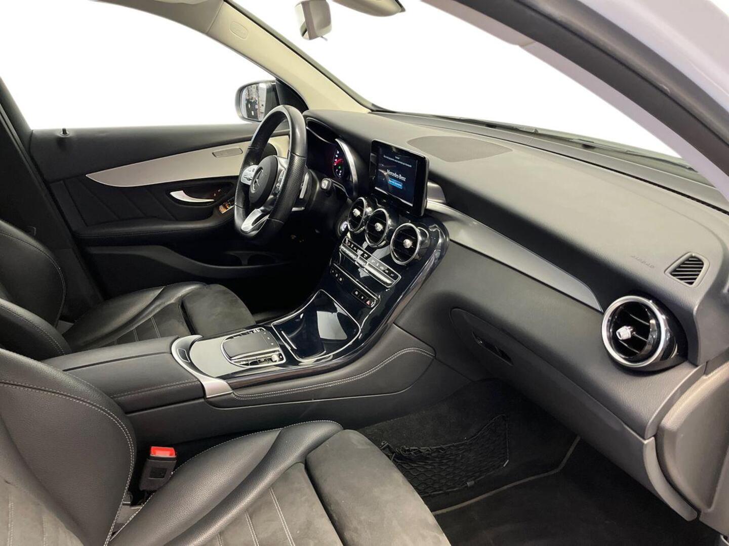 MERCEDES-BENZ GLC 9