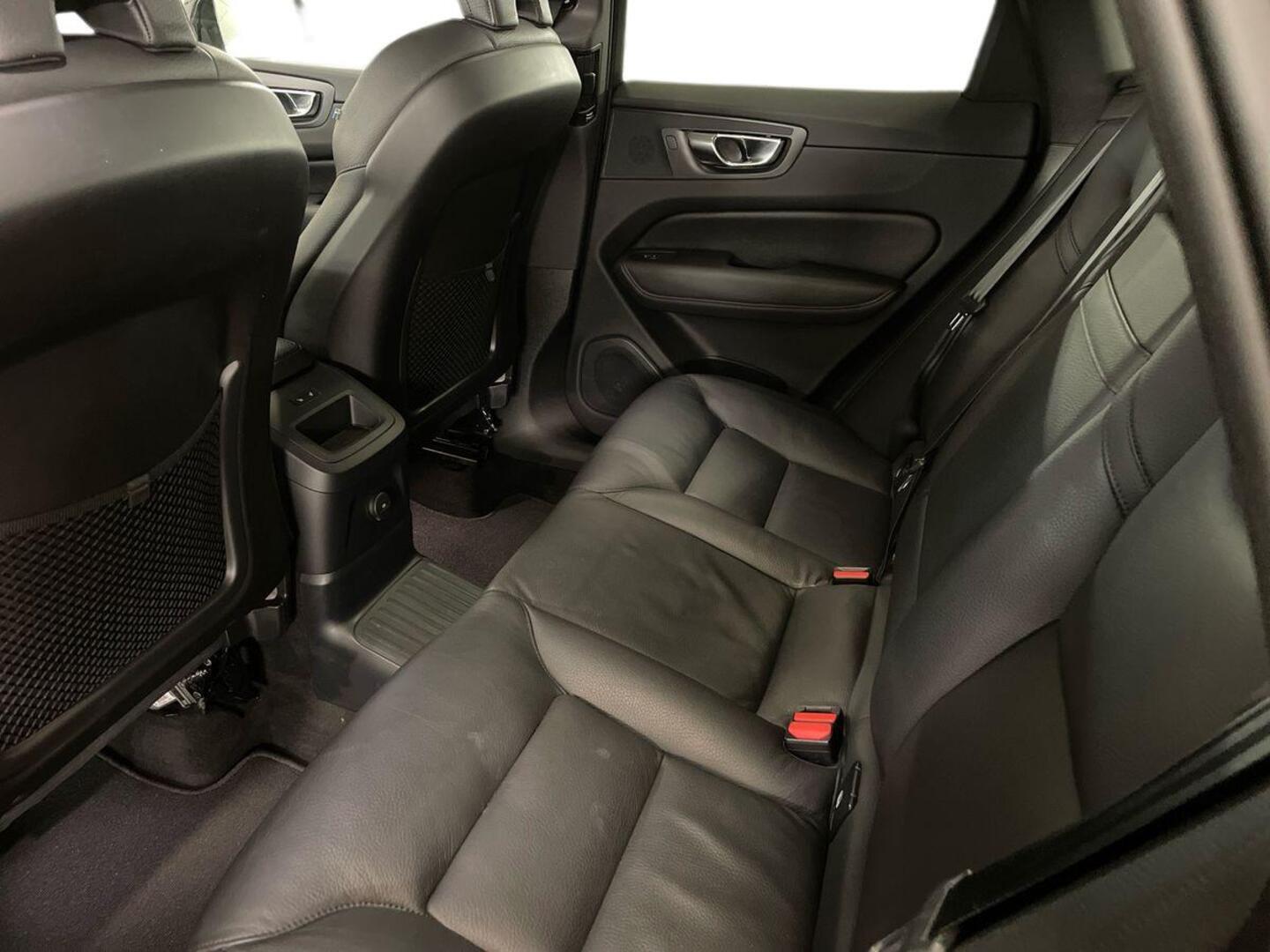 VOLVO XC60 2022