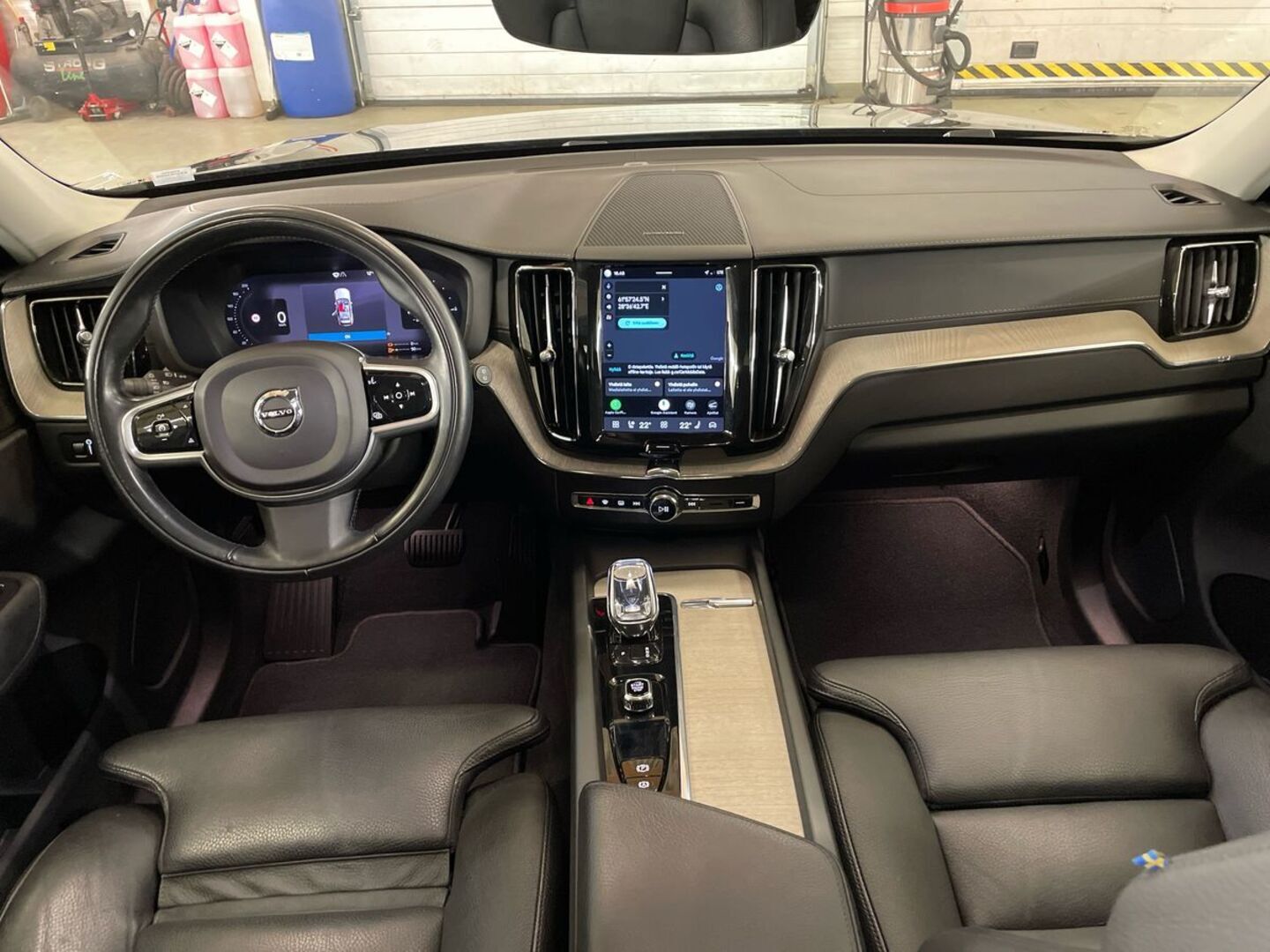 VOLVO XC60 2022