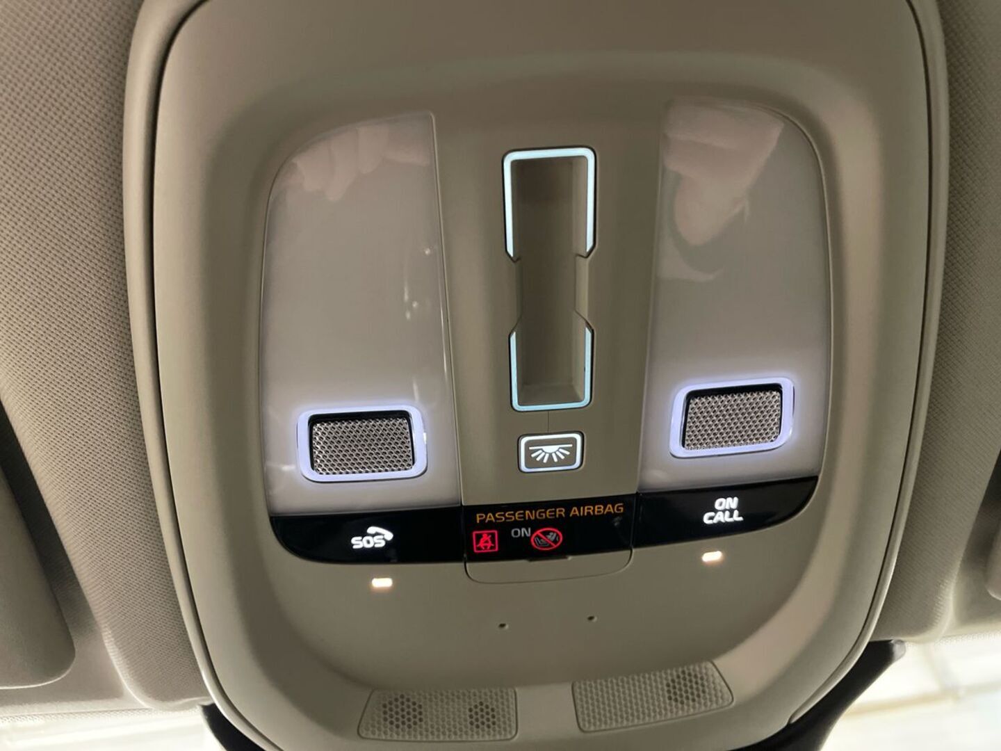 VOLVO XC60 2022