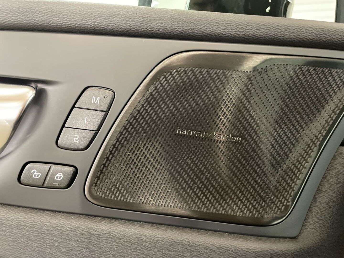 VOLVO XC60 2022