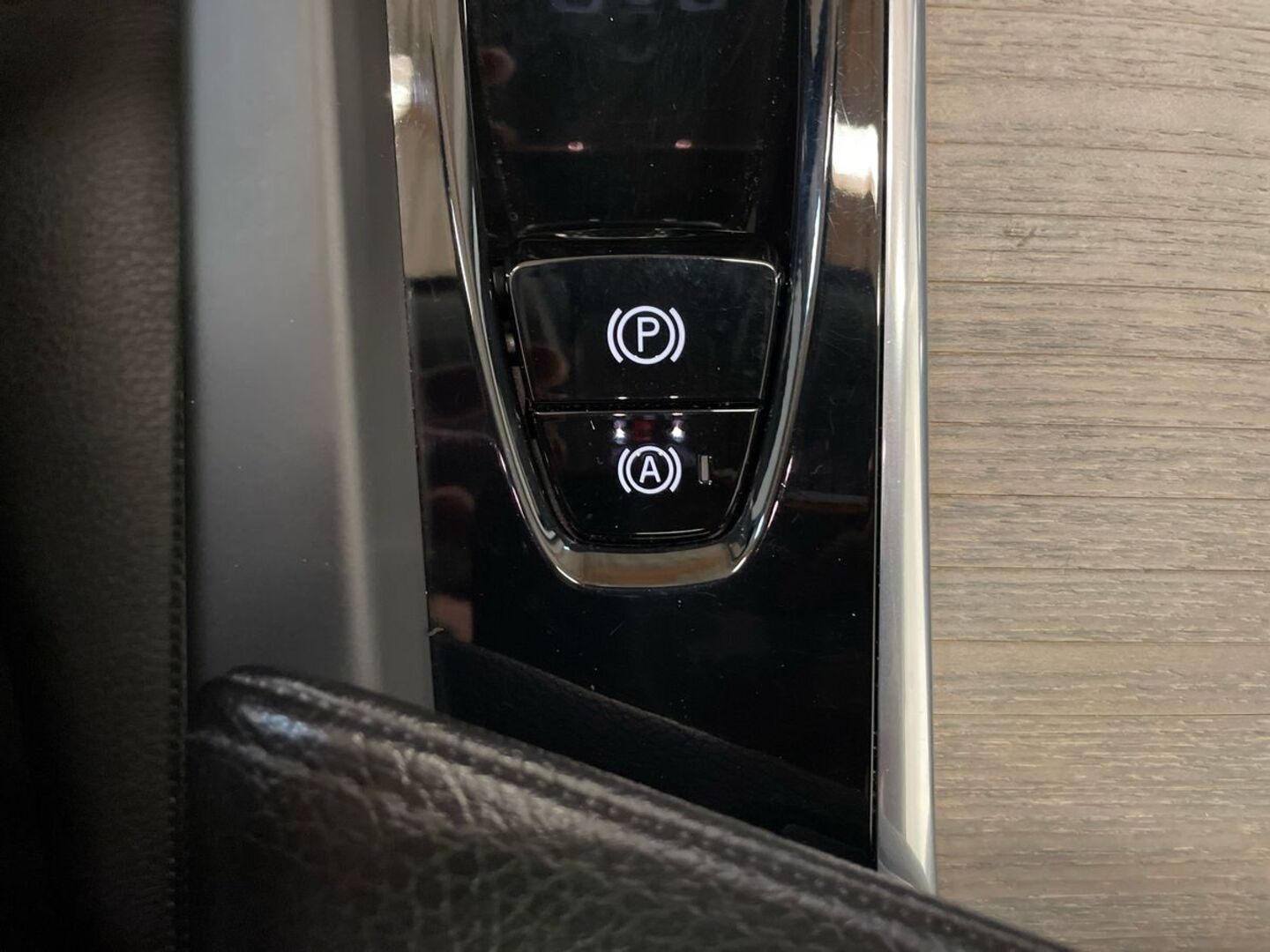 VOLVO XC60 2022