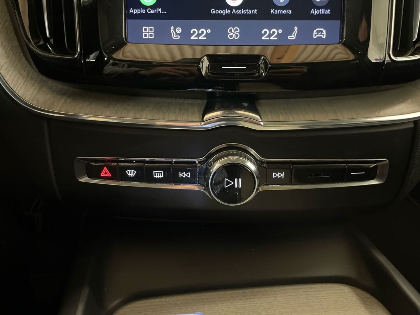 VOLVO XC60 2022