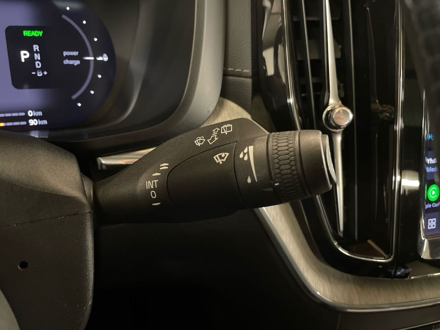 VOLVO XC60 2022