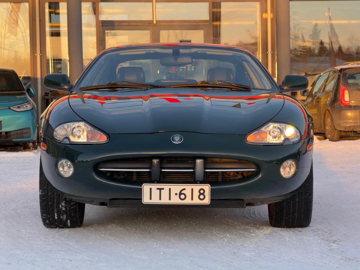 JAGUAR XK8 2001