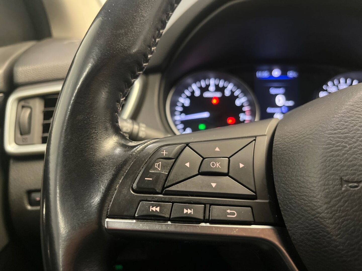NISSAN Qashqai 18