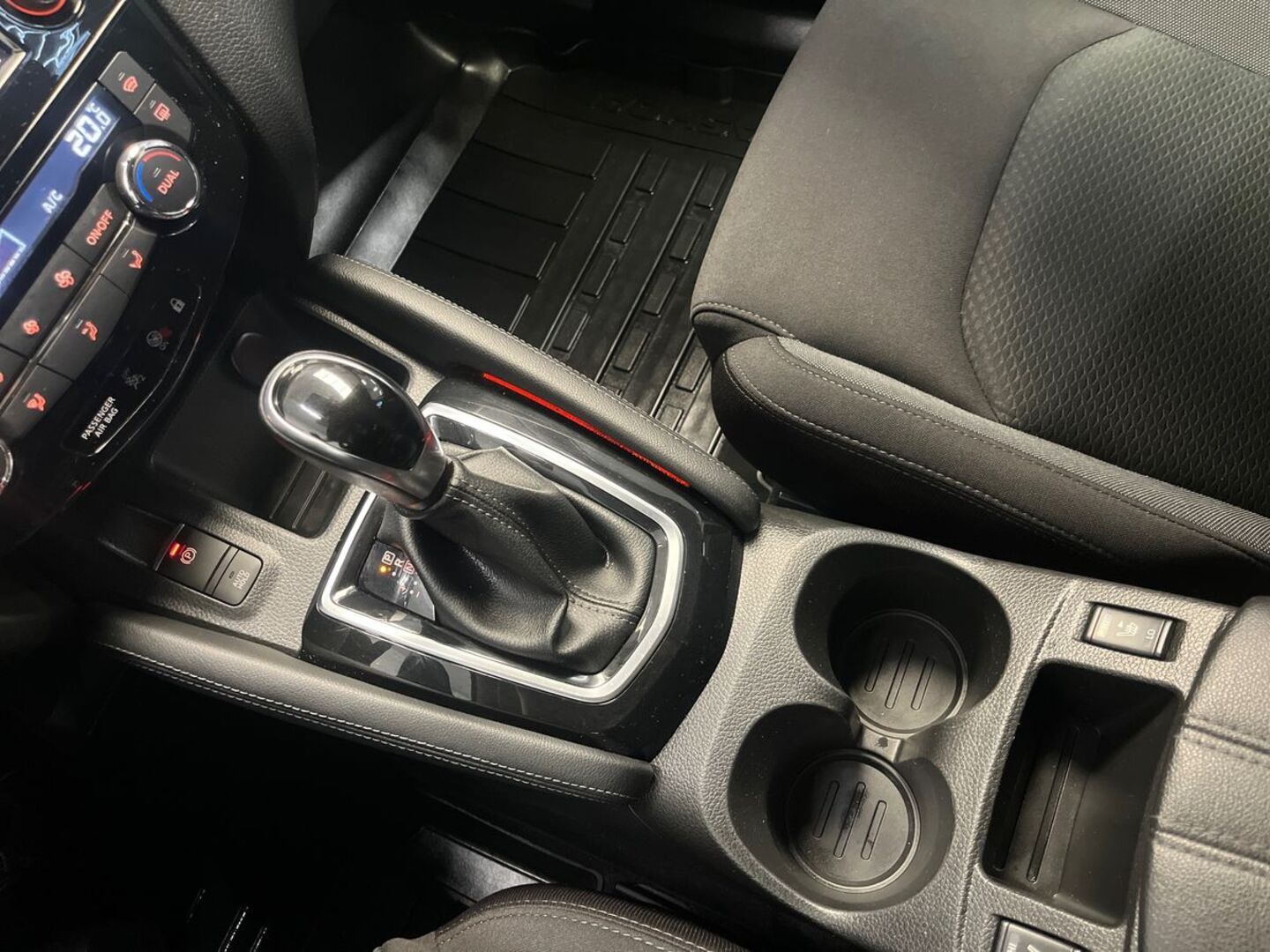 NISSAN Qashqai 22