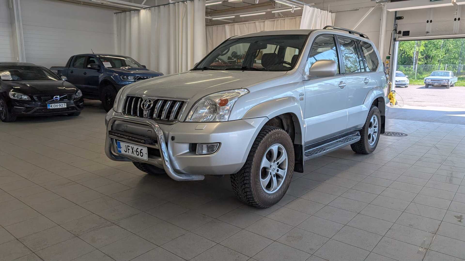 TOYOTA Land Cruiser 2003