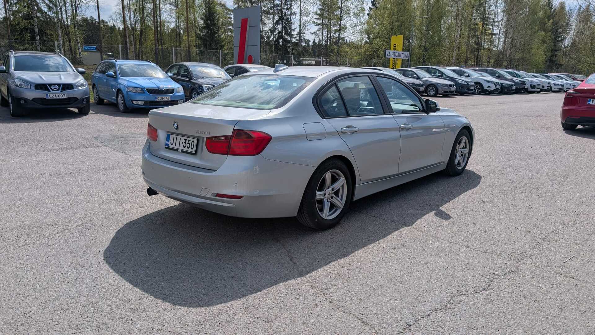 BMW 320 2012