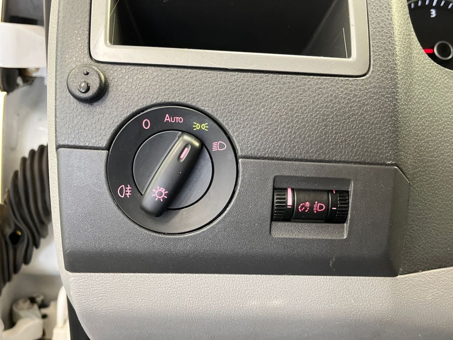 VOLKSWAGEN Caravelle 2012