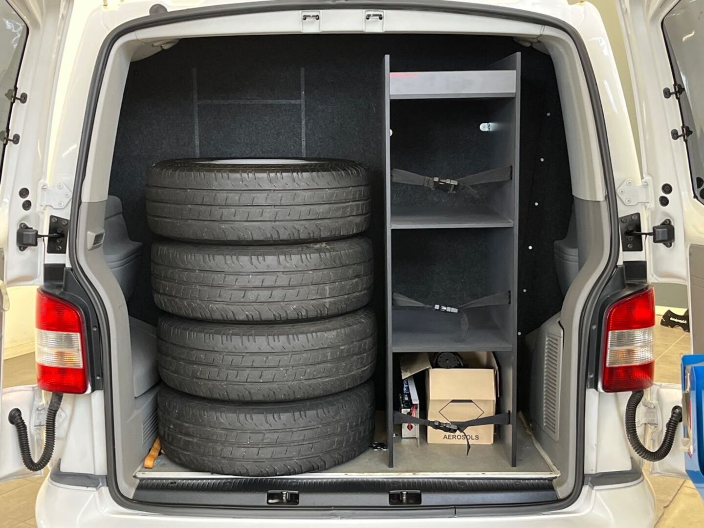 VOLKSWAGEN Caravelle 2012