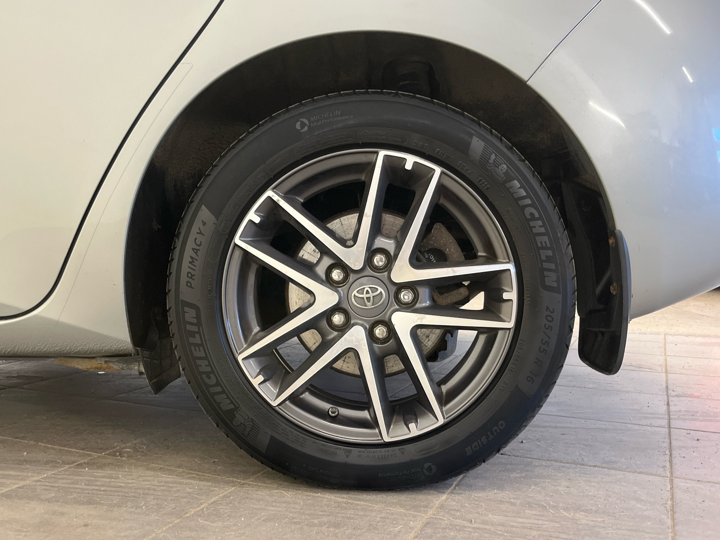 TOYOTA Auris 2013