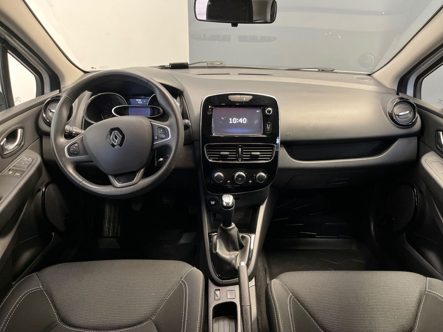 RENAULT Clio 2018