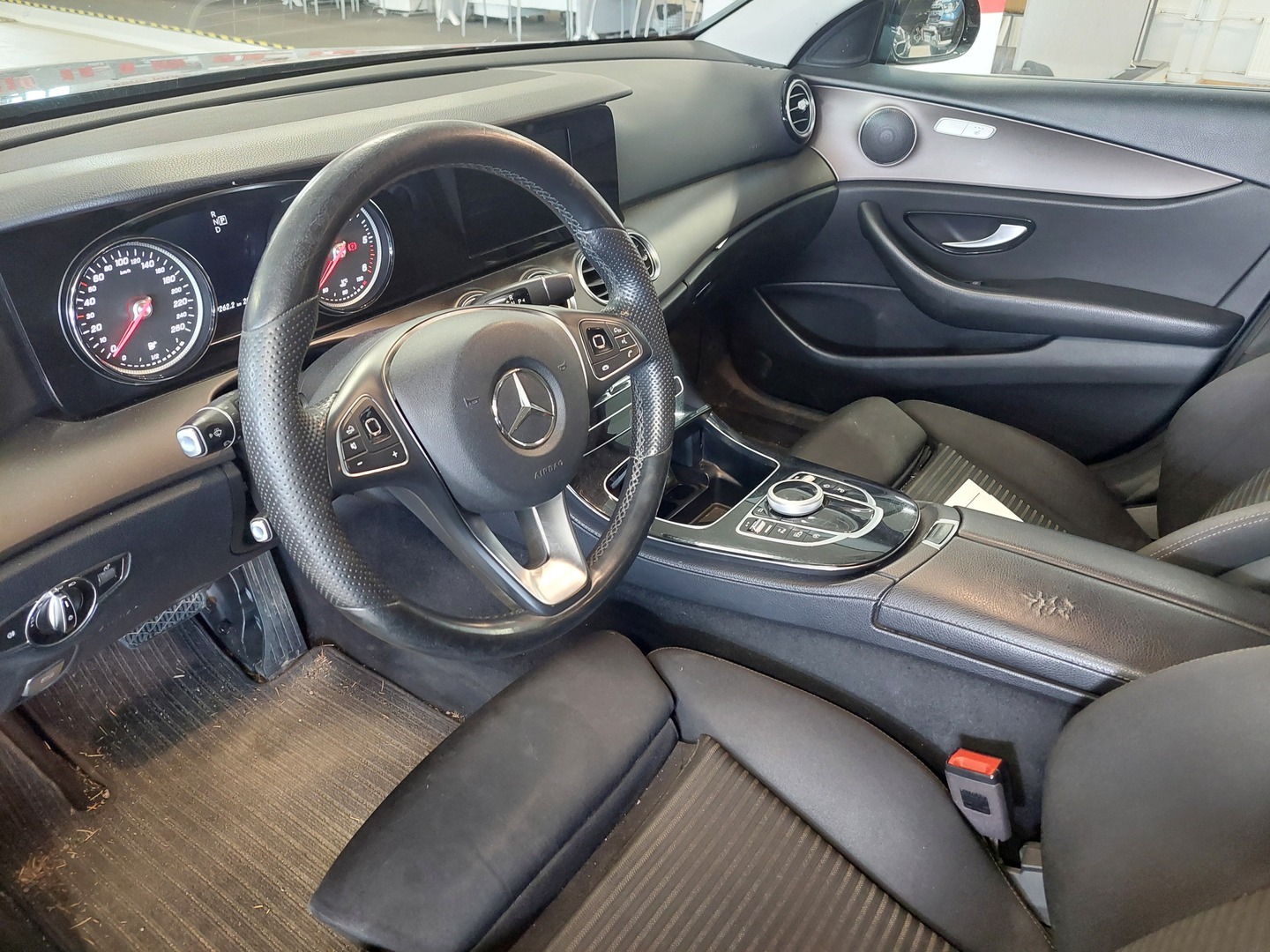 MERCEDES-BENZ E 2017