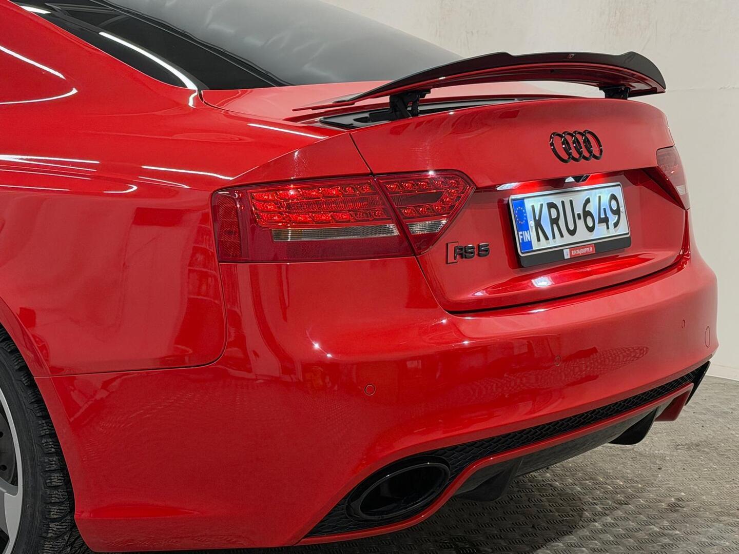 AUDI RS 5 2010