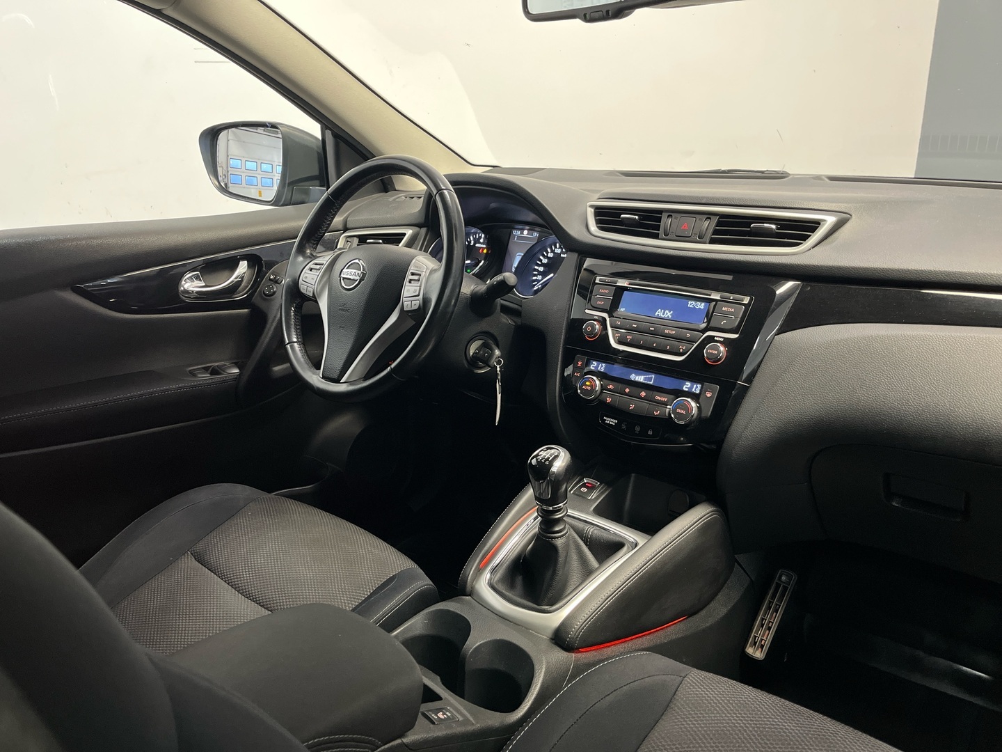 NISSAN Qashqai 2015