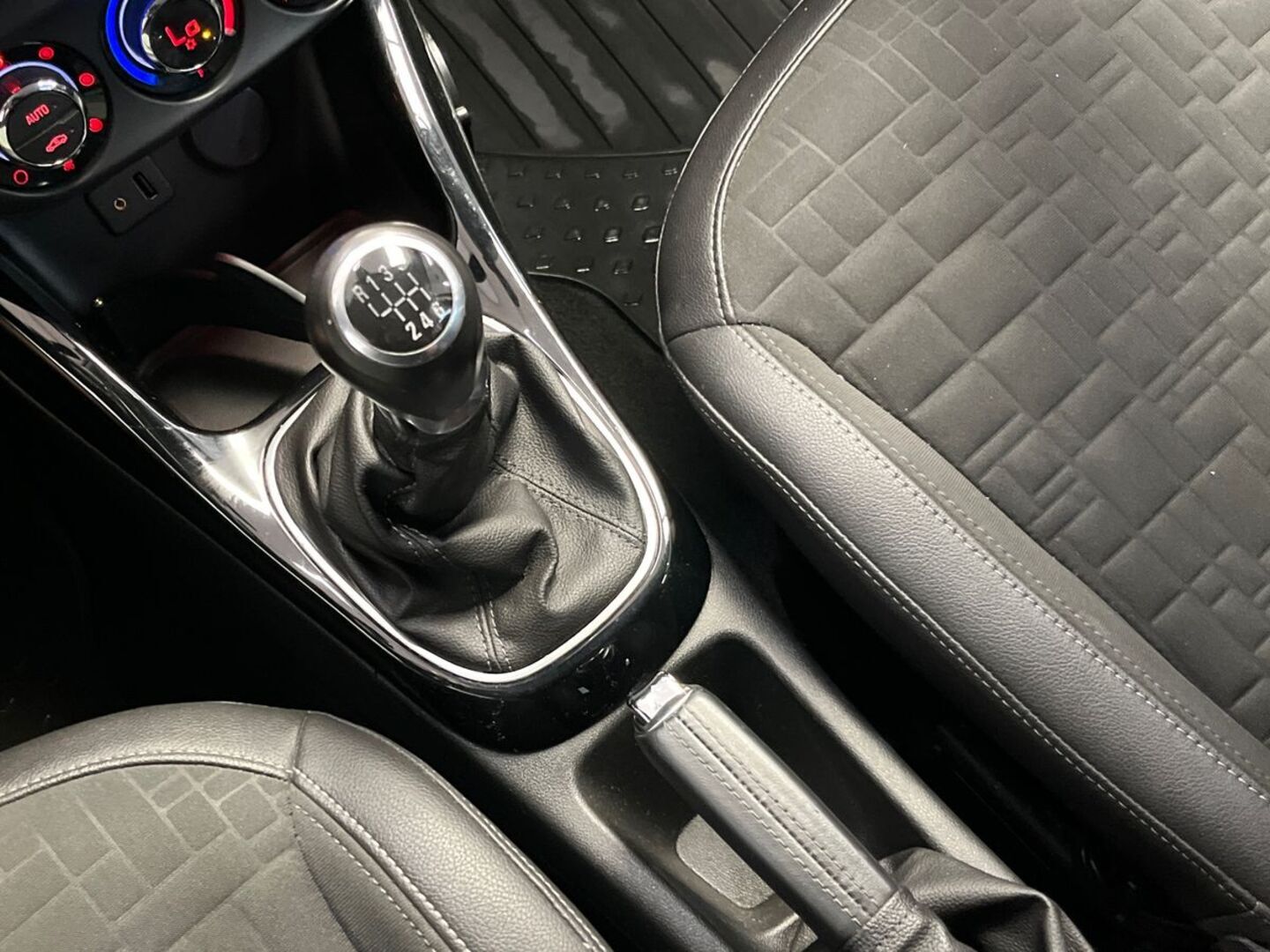 OPEL Corsa 2015