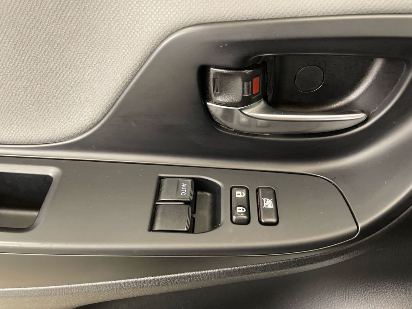 TOYOTA Yaris 2015