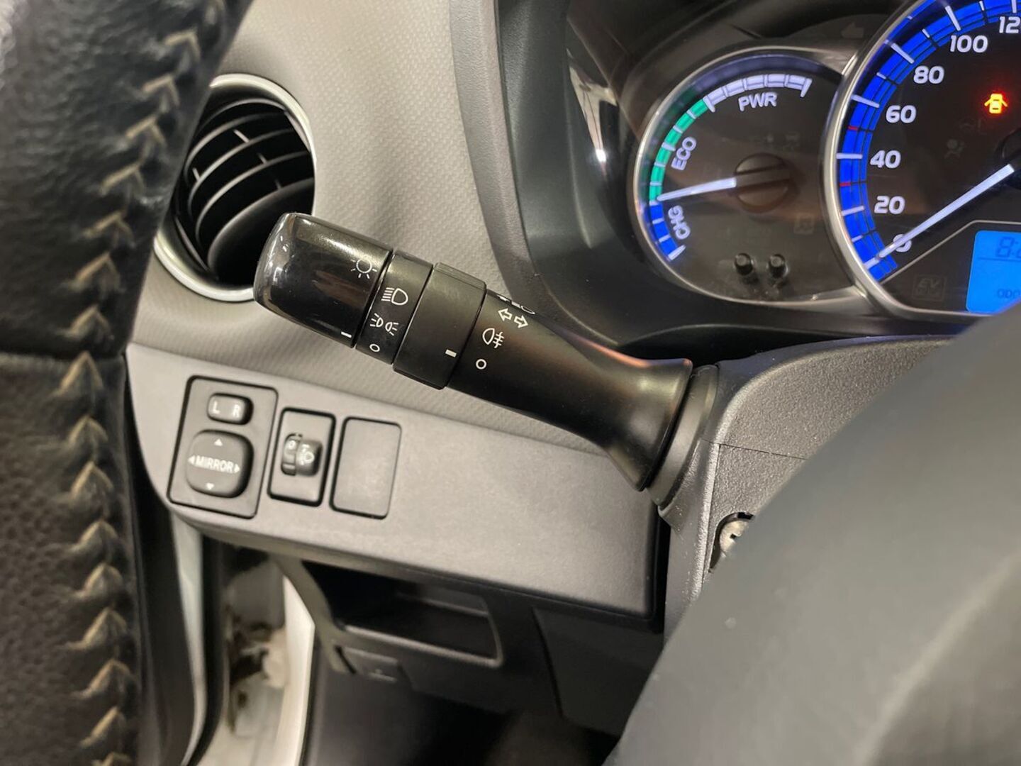 TOYOTA Yaris 2015