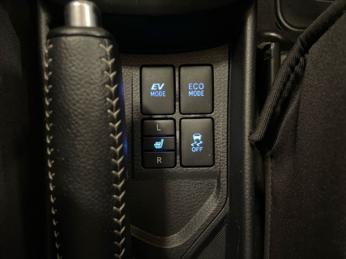 TOYOTA Yaris 2015