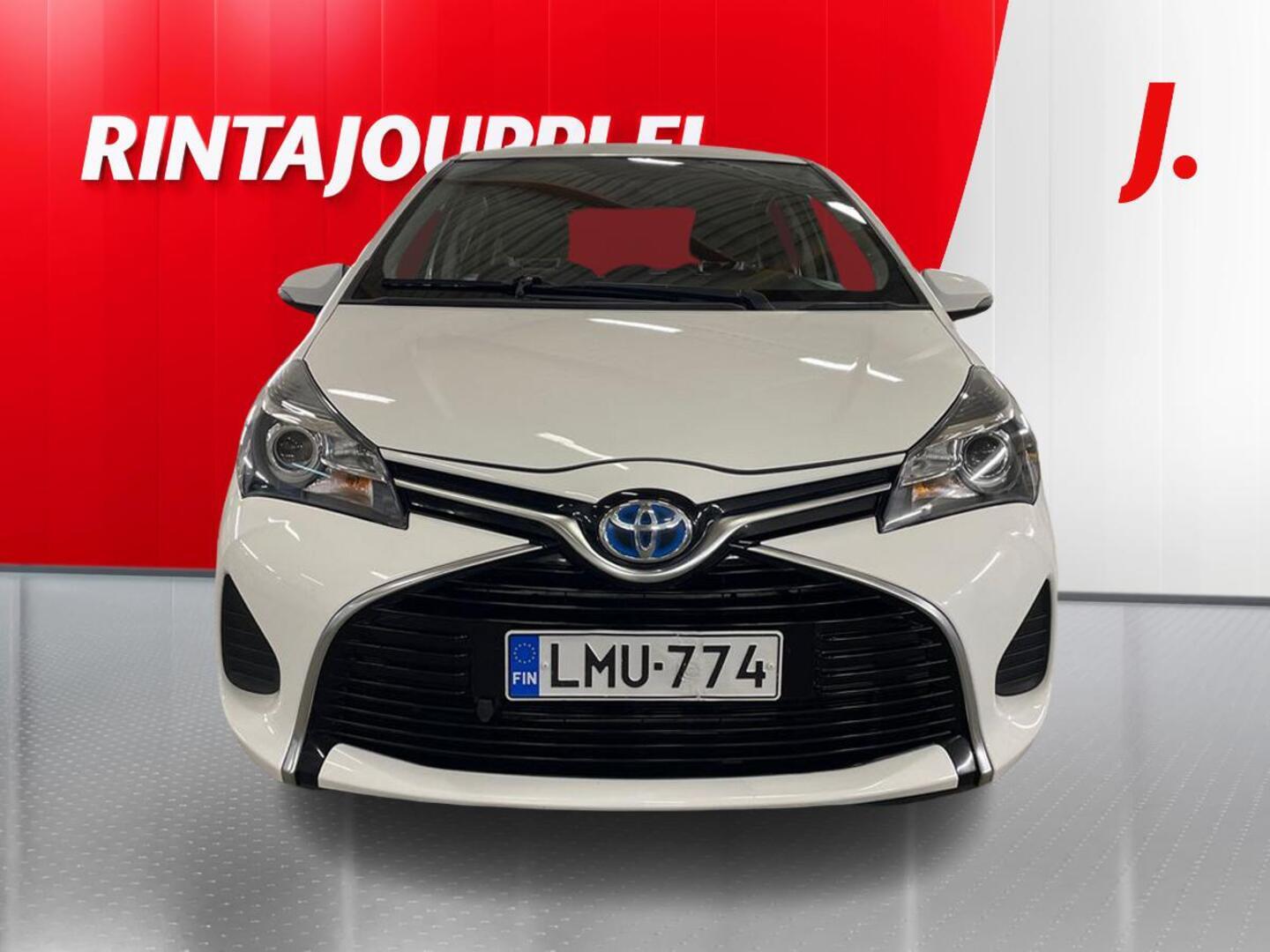 TOYOTA Yaris 2015